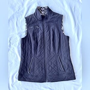 NWOT Chico's Zenergy Reversible Full Zip Vest Black White Size 1 (8-10)
